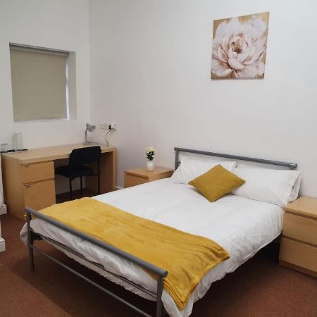 D19 Sangha Hall Leicester Bagian luar foto