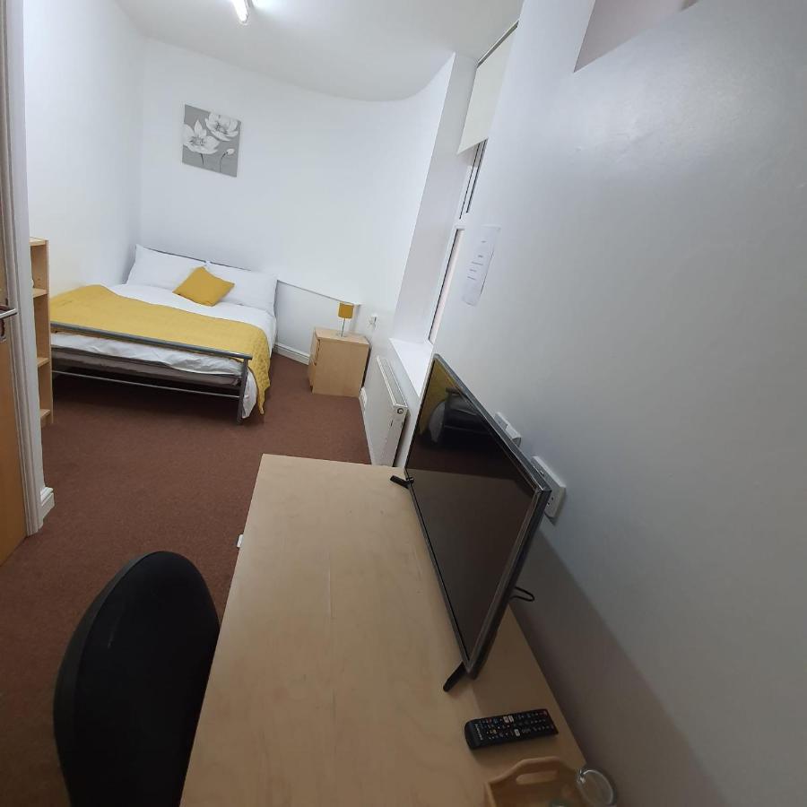 D19 Sangha Hall Leicester Bagian luar foto