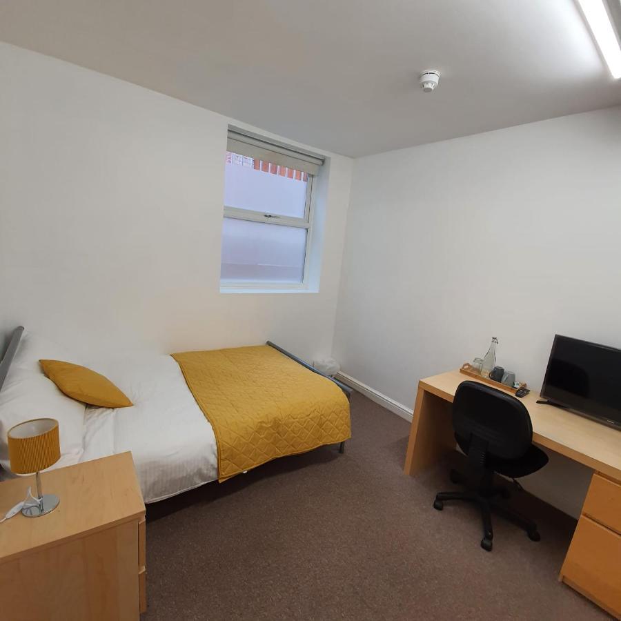 D19 Sangha Hall Leicester Bagian luar foto