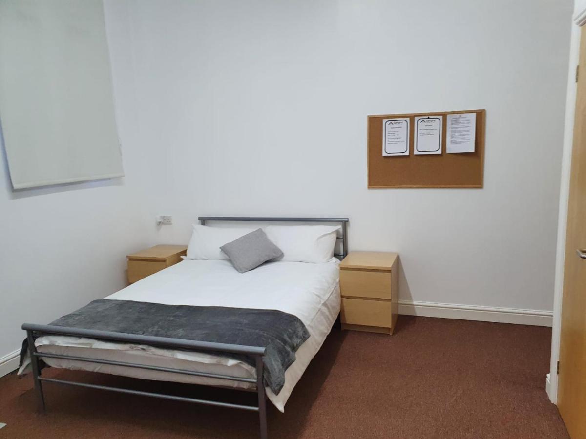 D19 Sangha Hall Leicester Bagian luar foto