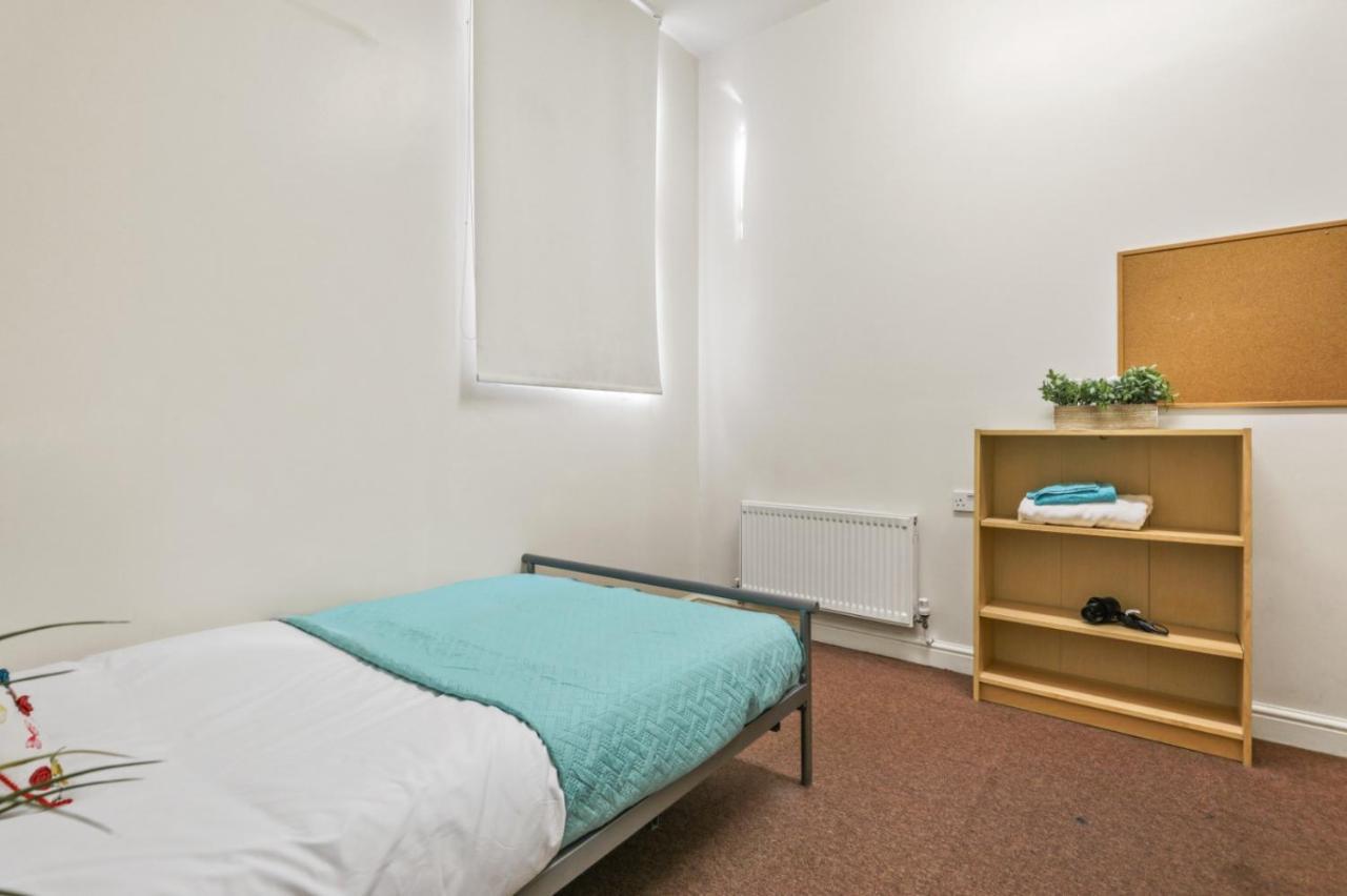 D19 Sangha Hall Leicester Bagian luar foto