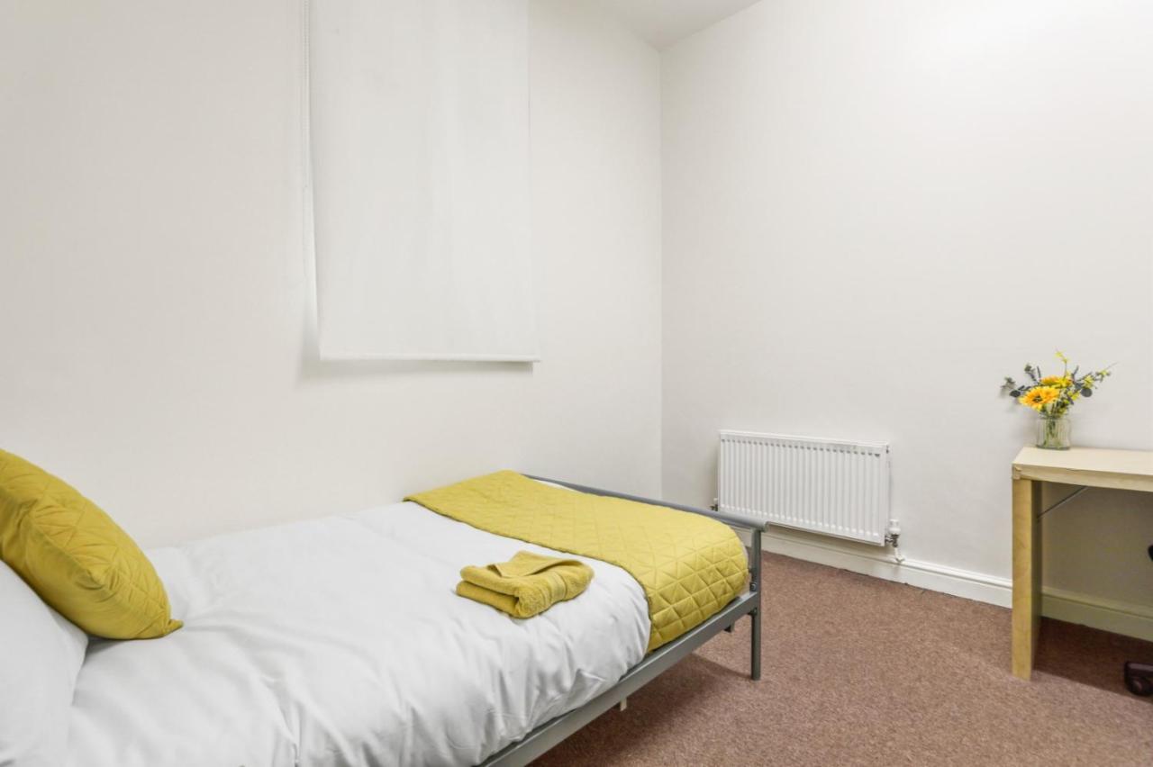 D19 Sangha Hall Leicester Bagian luar foto