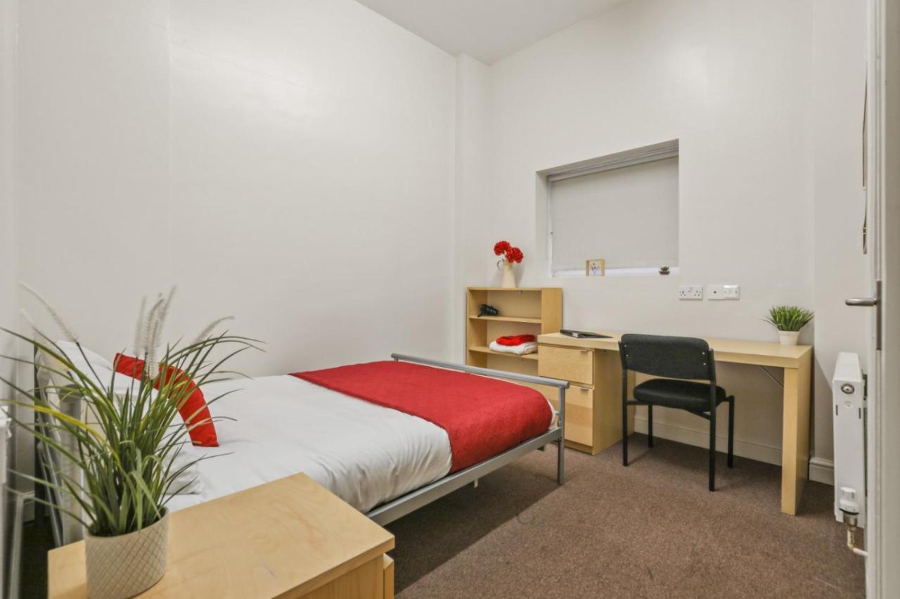 D19 Sangha Hall Leicester Bagian luar foto