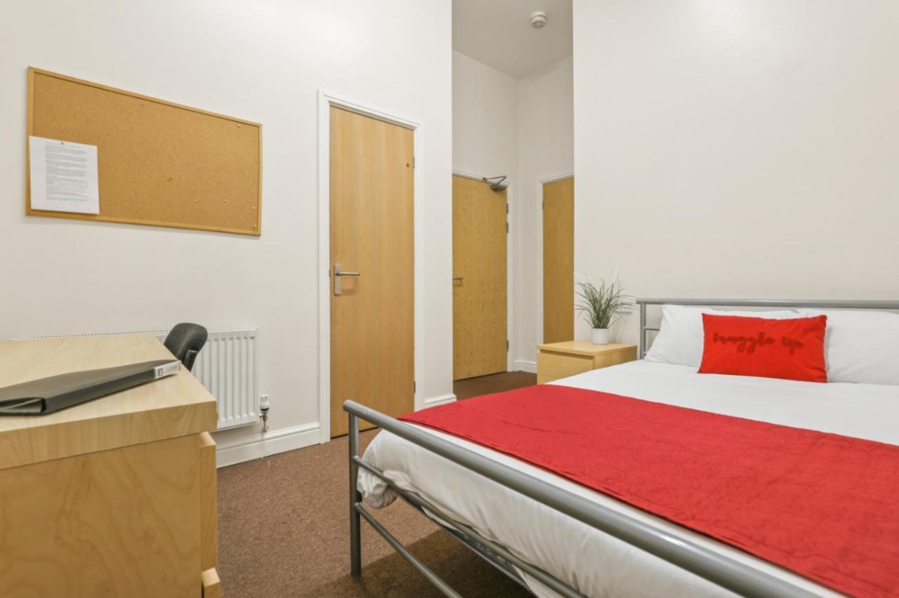 D19 Sangha Hall Leicester Bagian luar foto
