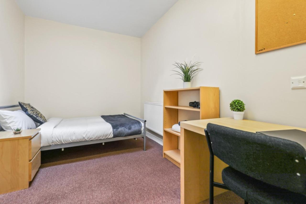 D19 Sangha Hall Leicester Bagian luar foto